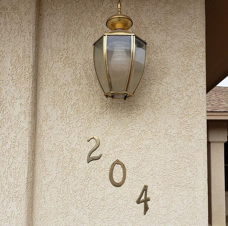 2nd image of 204 Santa Fe Dr