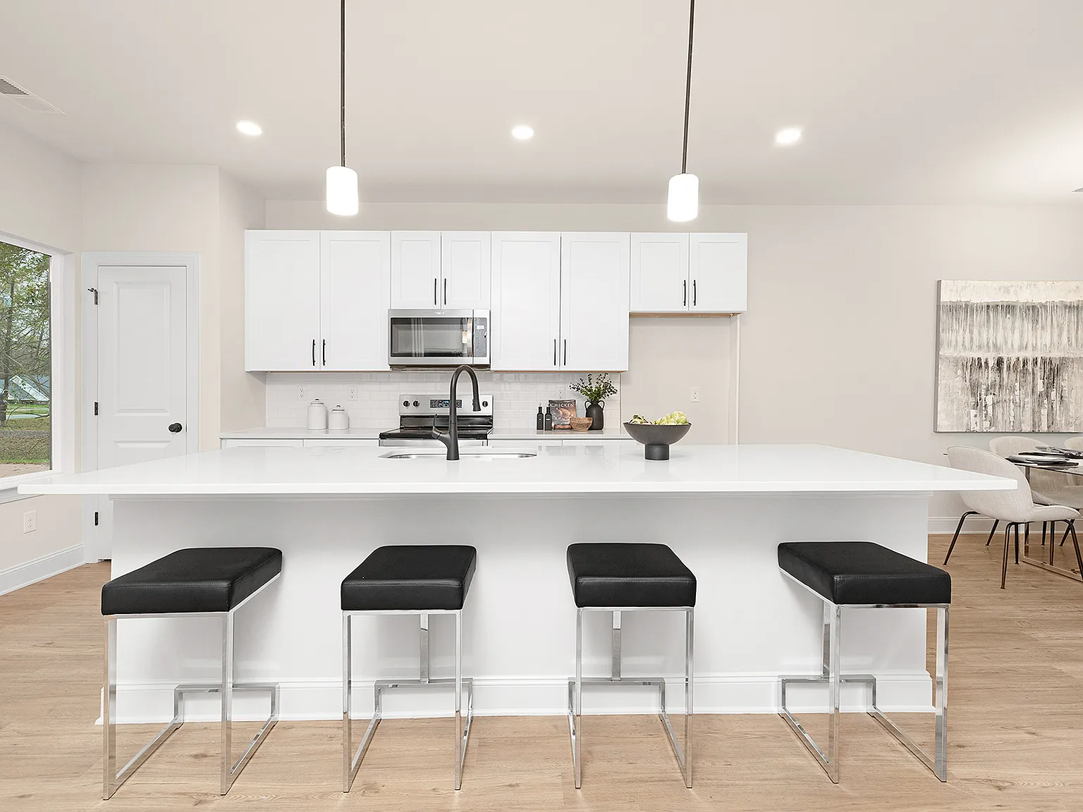 3 bed, 1212 sqft, $1,995 — Photo 4