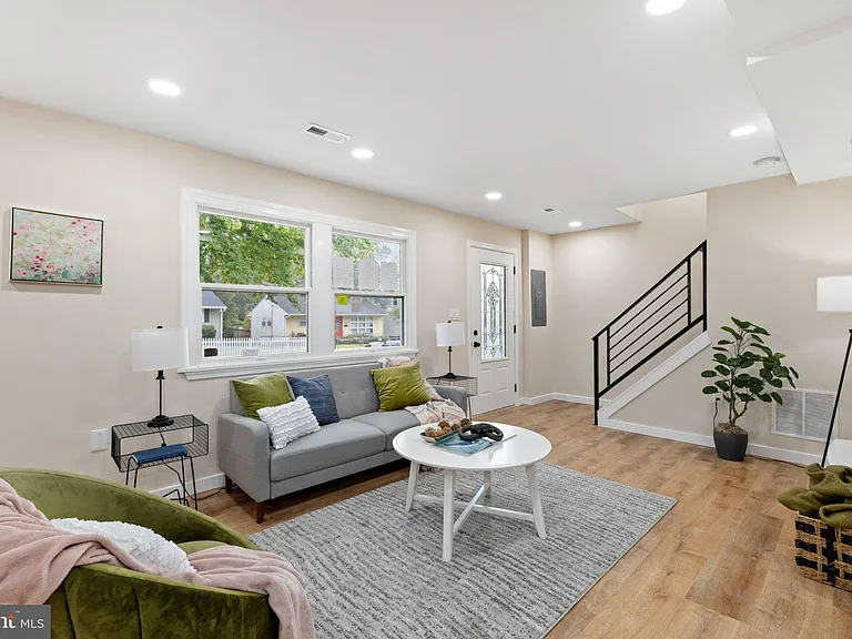 3215 Edgewood Rd — Photo 4