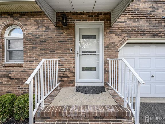 2nd image of 675 Raritan Rd APT 24