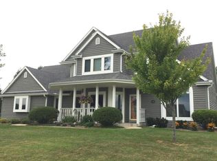 1172 Majestic View Ln, Oconomowoc, WI 53066