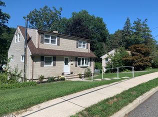 65 Rafkind Rd, Bloomingdale, NJ 07403