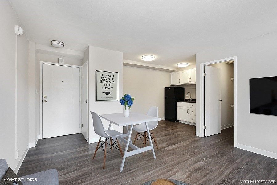 1st image of 330 Oak Grove St #2346606
