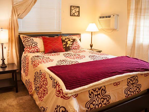 3rd image of 485 Alpine Pl APT 5