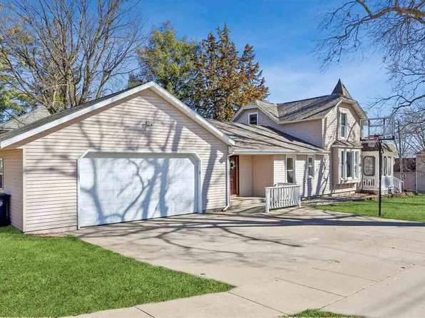 608 Chatham St, Williamsburg, IA 52361