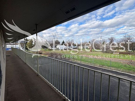 4th image of 706 S College Ave #204