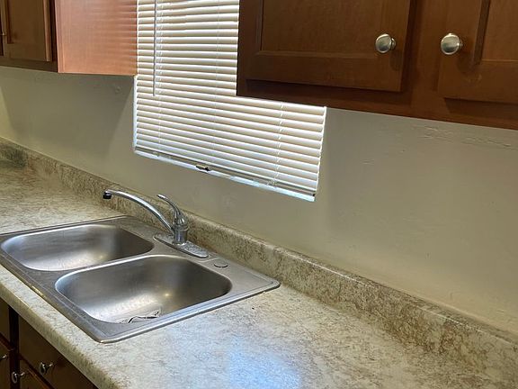 5th image of 4525 E 17th St #4527