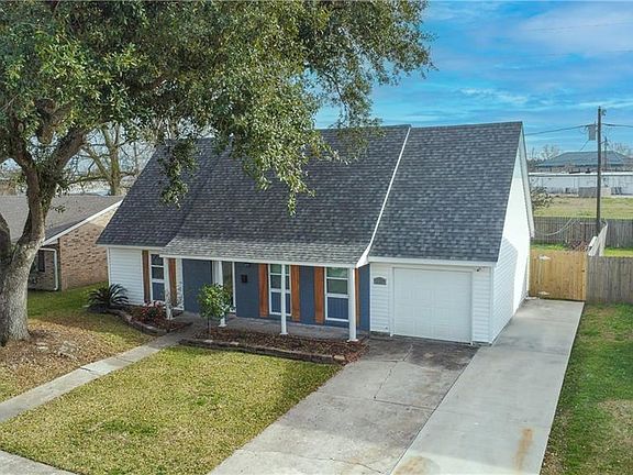 3rd image of 536 Oak Allee Dr