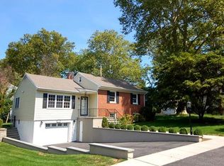 110 Glen Oaks Dr, Rye, NY 10580