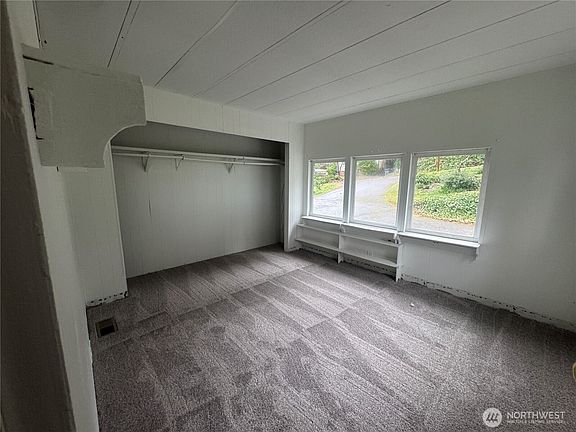 4th image of 1738 Higgins Road SE