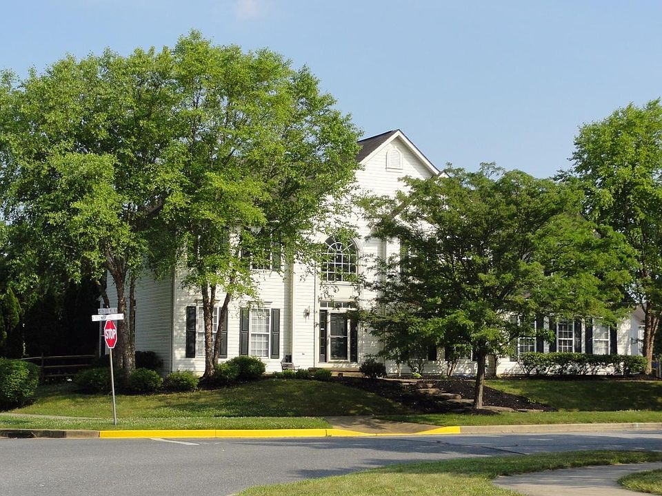 1st image of 401 Flower Hall Dr
