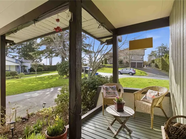 4345 Ridgewood Cres, Saanich, BC V8Z 4Z6