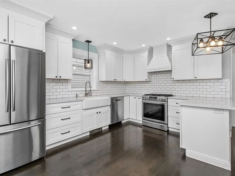 15 Wave Way Ave — Photo 8