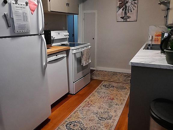 4th image of 724 N Park St