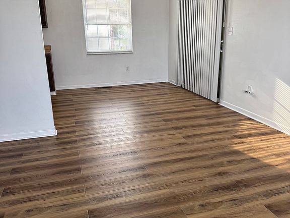 4th image of 464 Kane St