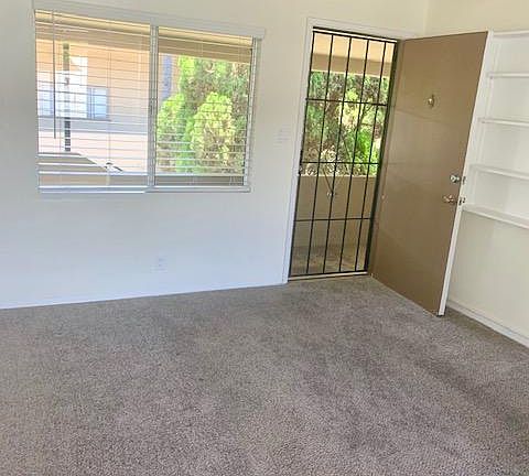 3rd image of 7932 La Mesa Blvd