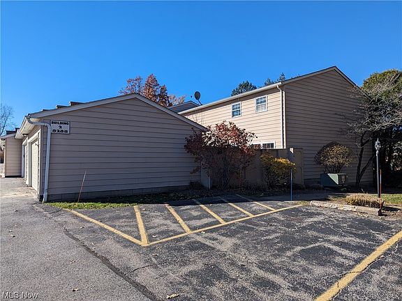 3rd image of 8288 Deepwood Blvd #U-1
