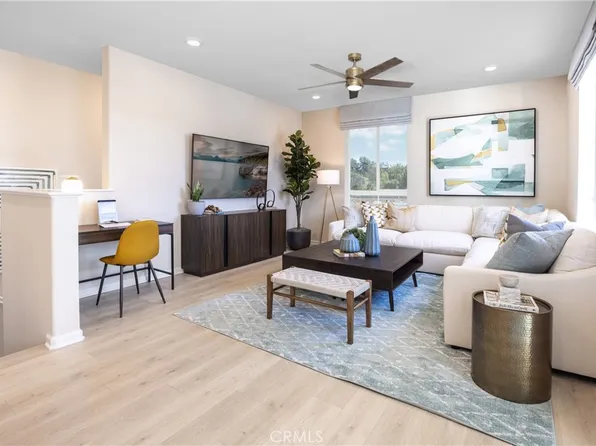 1048 Arrowood Trl, Vista, CA 92081