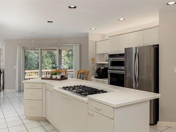 4th image of 6855 Lexington Ct