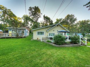 10814 Elizabeth Rd, Whitmore Lake, MI 48189