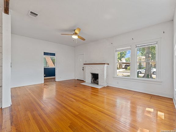5th image of 1543 W ROSEWOOD AVE