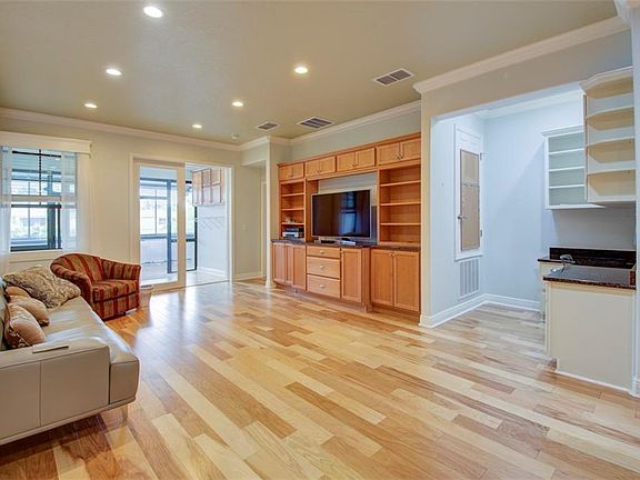 4th image of 749 Grand Canal Dr