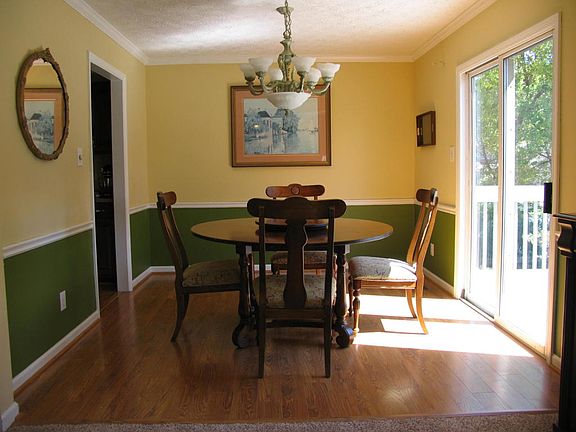 3rd image of 8611 Savannah Ct