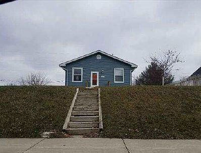 3rd image of 607 1st Ave SE