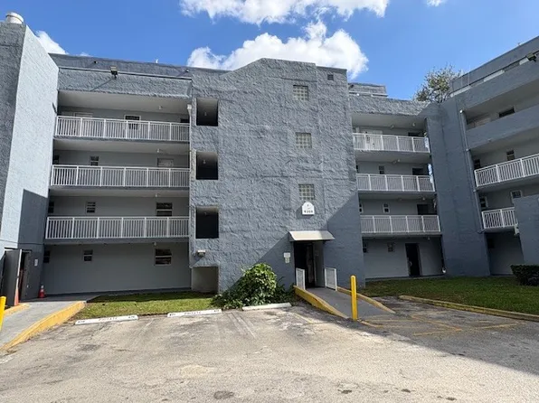 9359 Fontainebleau Blvd, Miami, FL