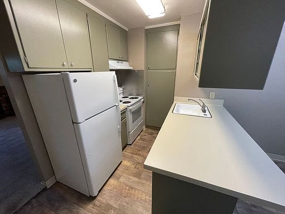 3rd image of 2649 2nd Ave APT 3