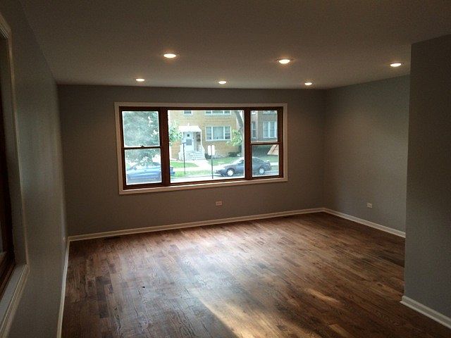 1st image of 5407 N Sawyer Ave #2