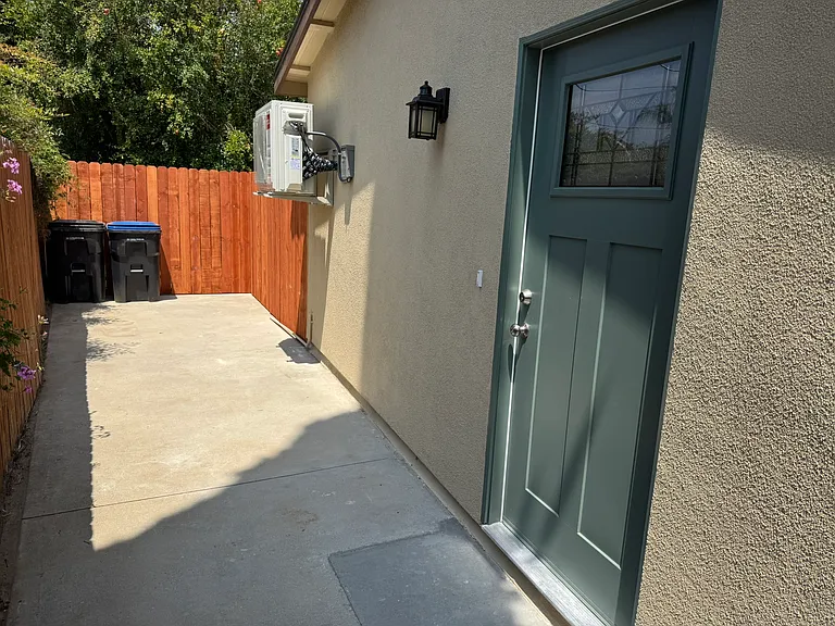 1281 Hartley Ave #B — Photo 7