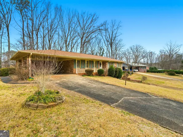 5536 Richland Dr, Douglasville, GA 30135