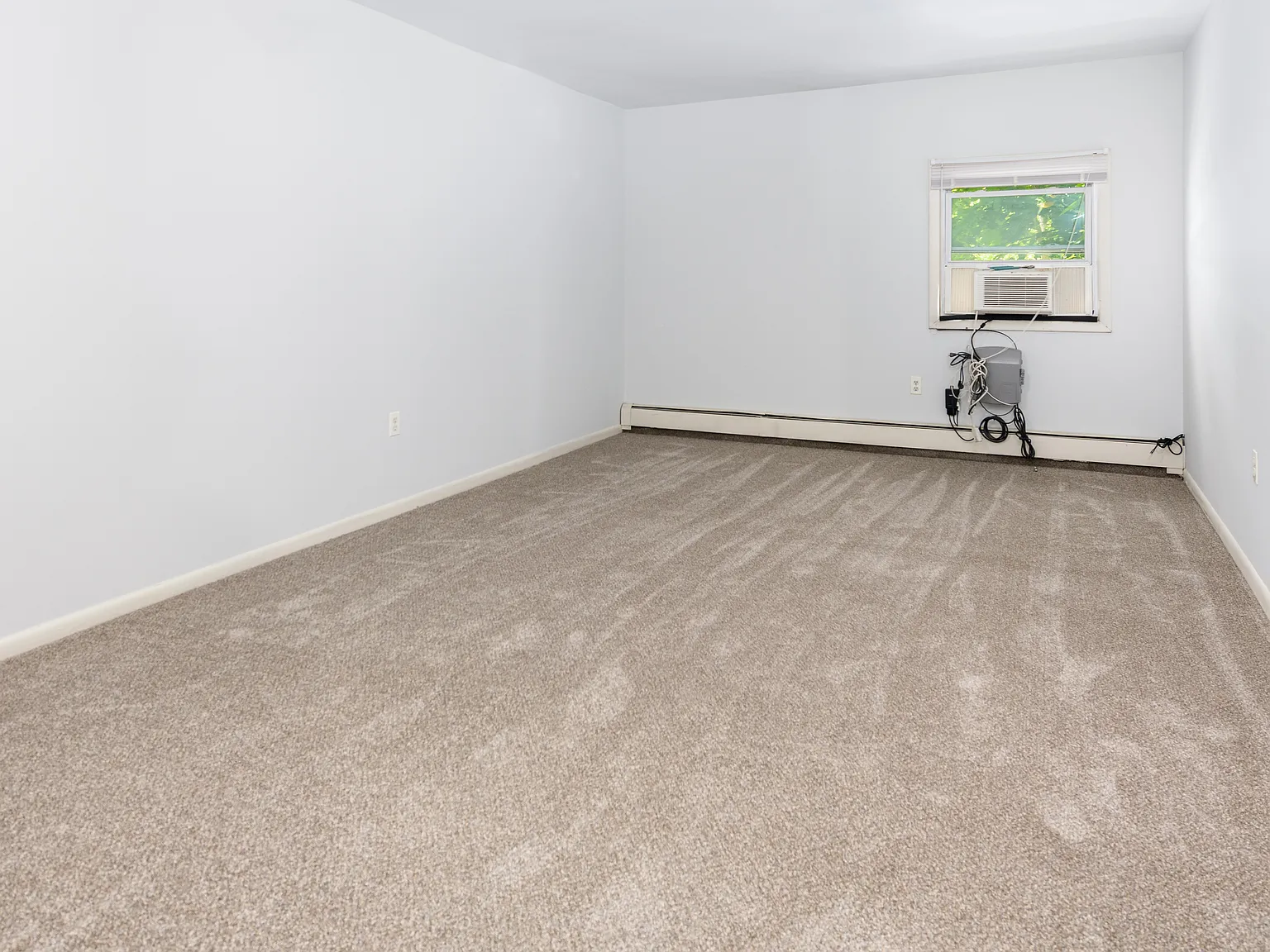 2 bed, 1200 sqft, $1,700 — Photo 3