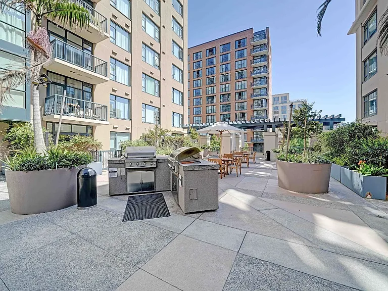 530 K St #518 — Photo 16