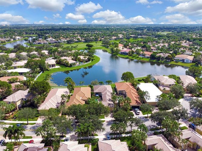1st image of 2492 Bay Isle Dr