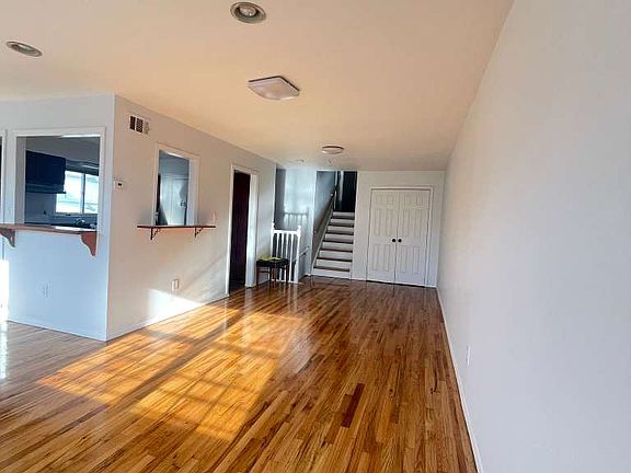 2nd image of 1250 E 72nd St Floor 2
