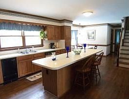 2nd image of 1713 Stadium Ct