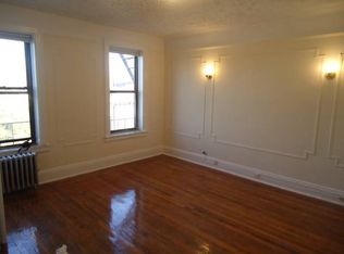 2142 28th St APT 2B, Astoria, NY 11105
