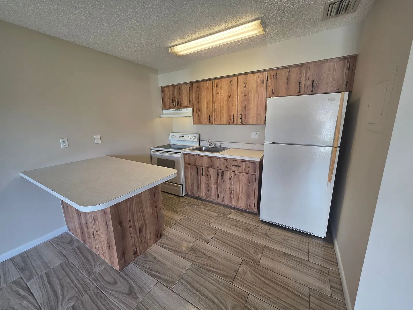 $200 Off First Month Rent**1 Bedroom , 1 Bathroom Available For Rent In Ocala — Photo 3