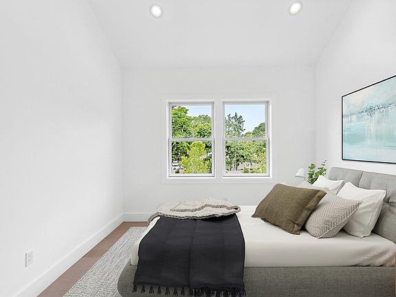 4th image of 21 Montauk Hwy #4