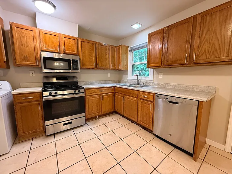 1004 Oakland Dr #1 — Photo 11