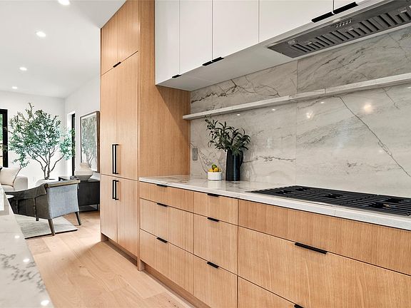 5th image of 1005 W Johanna St