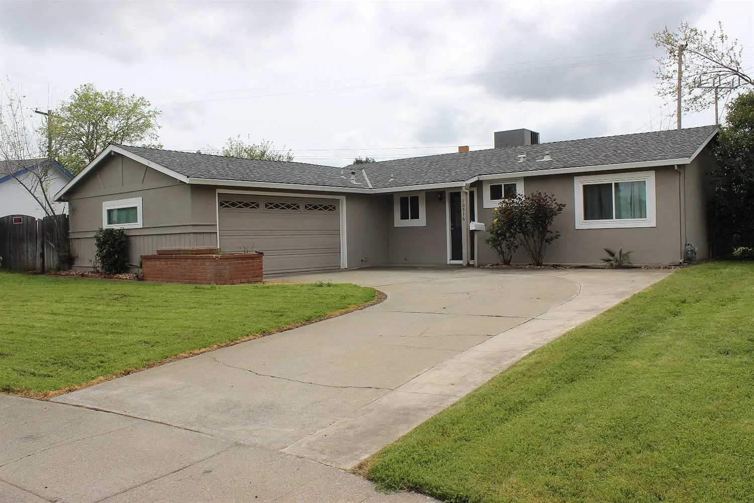 10516 Glenview Way photo 1