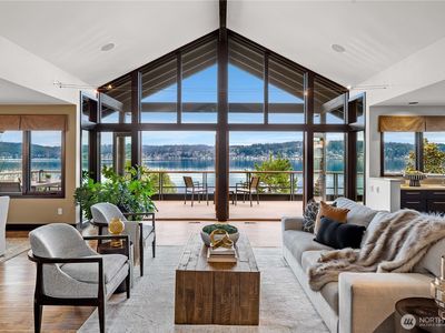 1402 W Lake Sammamish Parkway SE, Bellevue, WA, 98008