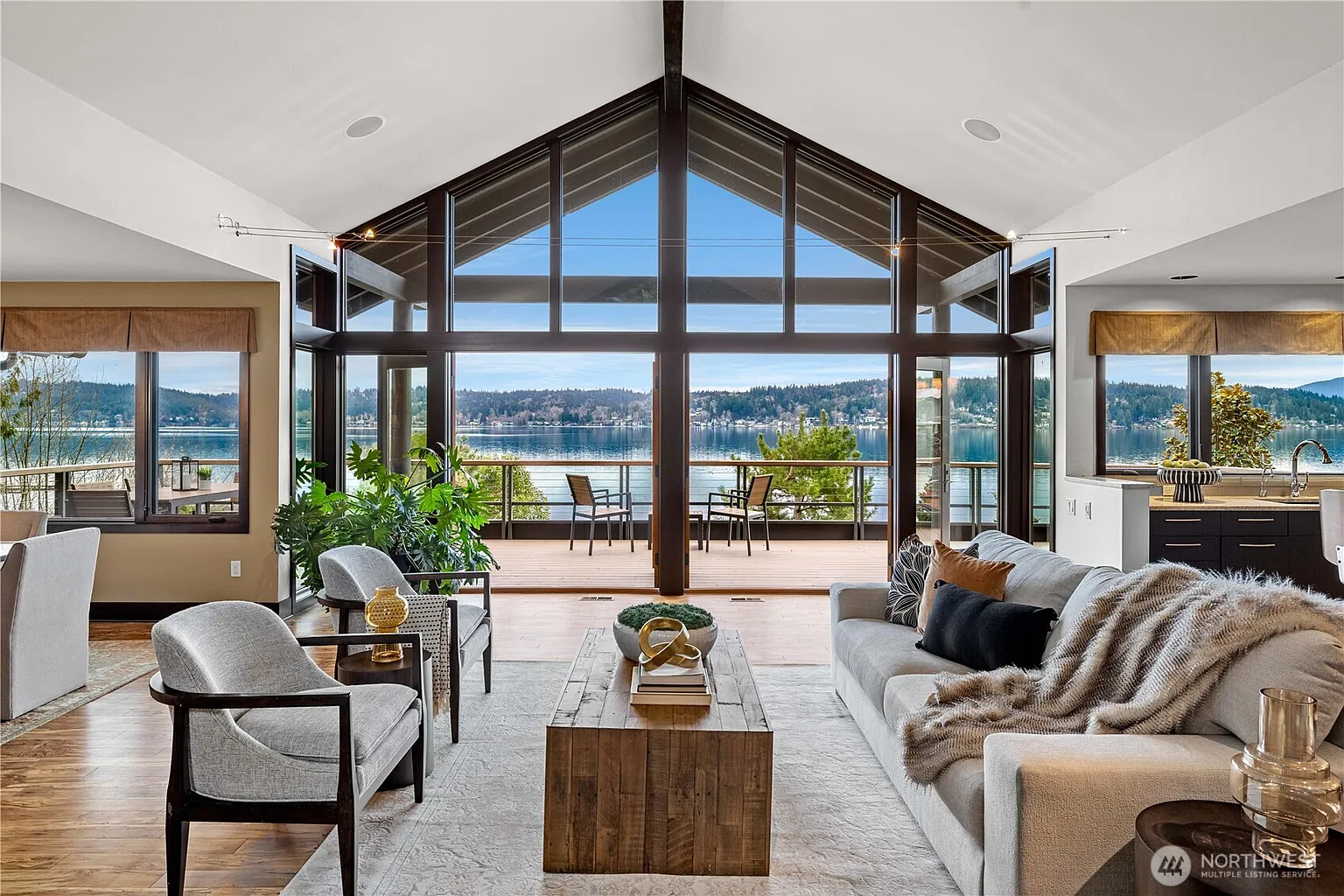 1402 W Lake Sammamish Parkway SE photo 1