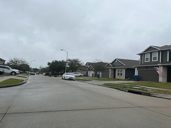 4th image of 215 Stevia Ave