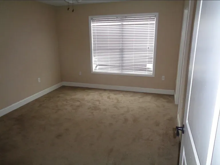 337 Countryview Cv — Photo 7
