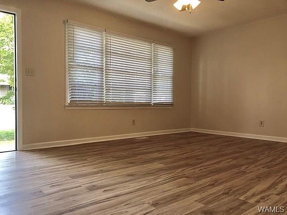 4th image of 2814 17th Ave