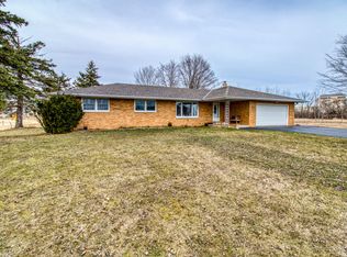 3230 W Oakwood Rd, Franklin, WI 53132